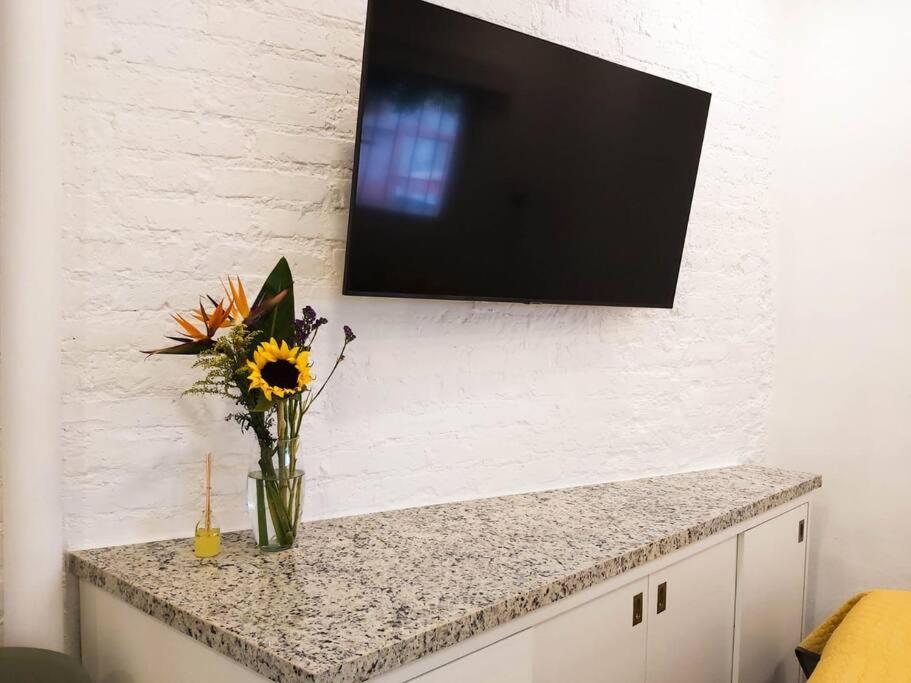 Studio Pulpito In The Charming Heart Of Downtown Pv Puerto Vallarta Exteriör bild